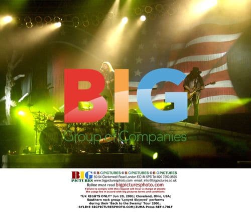 Lynyrd Skynyrd Performs in Ohio