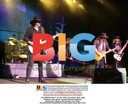 Lynyrd Skynyrd Performs on 'Back to the Swamp' Tour 2001