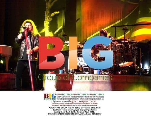 Lynyrd Skynyrd Performs in Cleveland, 2001