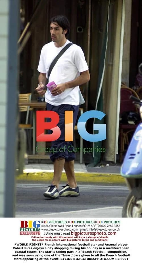 Robert Pires Enjoys Mediterranean Holiday