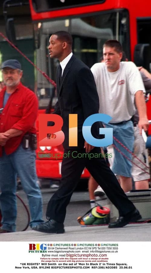 Will Smith on set of 'Men In Black 2'