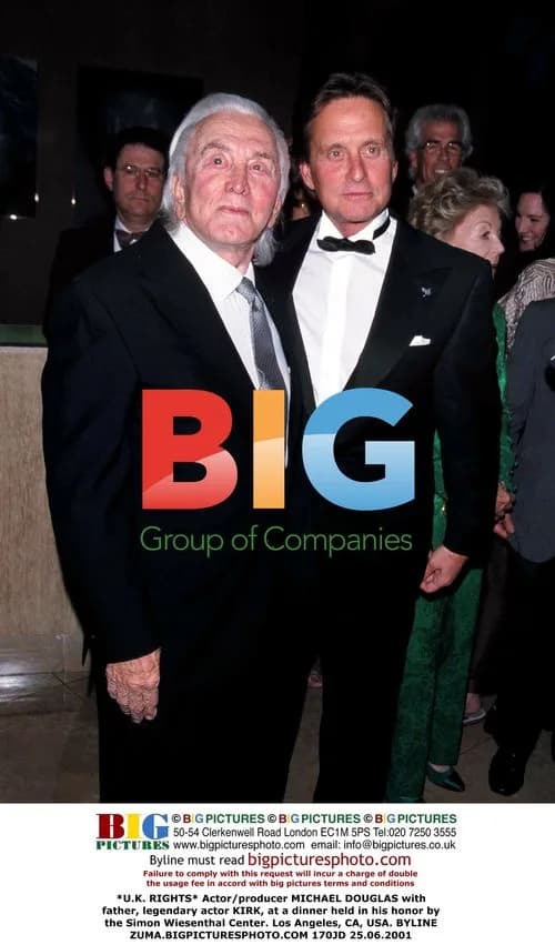 Michael Douglas and Kirk Douglas at tribute dinner