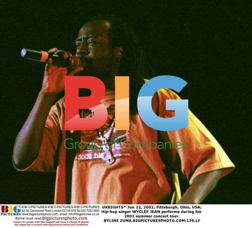 Wyclef Jean Performs on 2001 Summer Tour