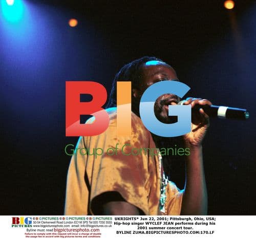 Wyclef Jean Performs on 2001 Summer Tour