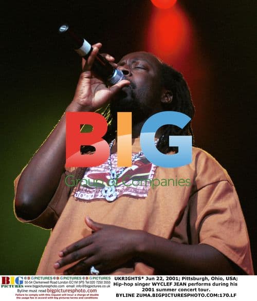 Wyclef Jean Performs on 2001 Summer Tour