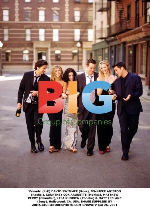 Cast of 'Friends' on set