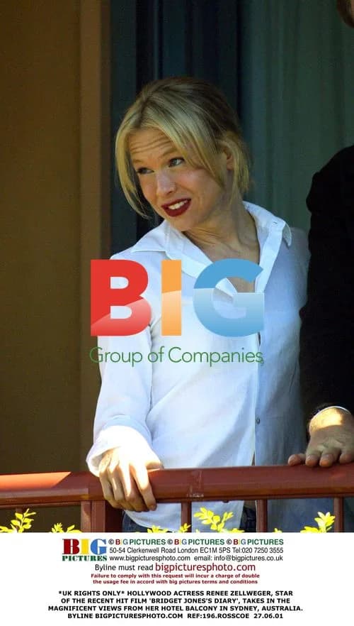 Renee Zellweger Enjoys Sydney View