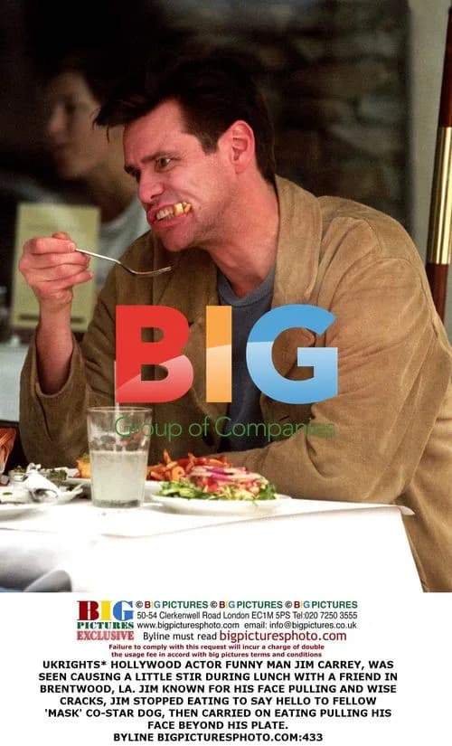Jim Carrey Pulls Faces During Lunch in LA