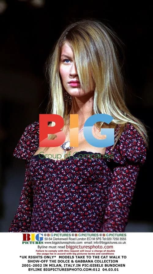 DOLCE & GABBANA Collection 2001-2002 in Milan