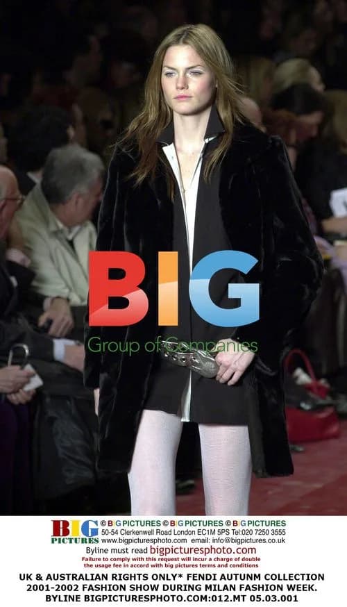 FENDI Autumn 2001-2002 Fashion Show