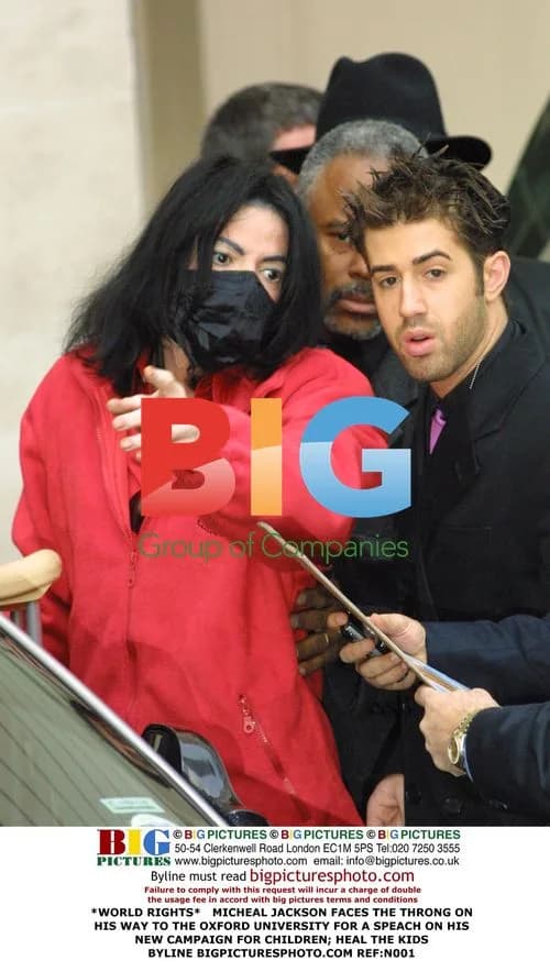 Michael Jackson Faces Crowd at Oxford University