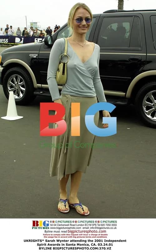 Sarah Wynter at 2001 Independent Spirit Awards