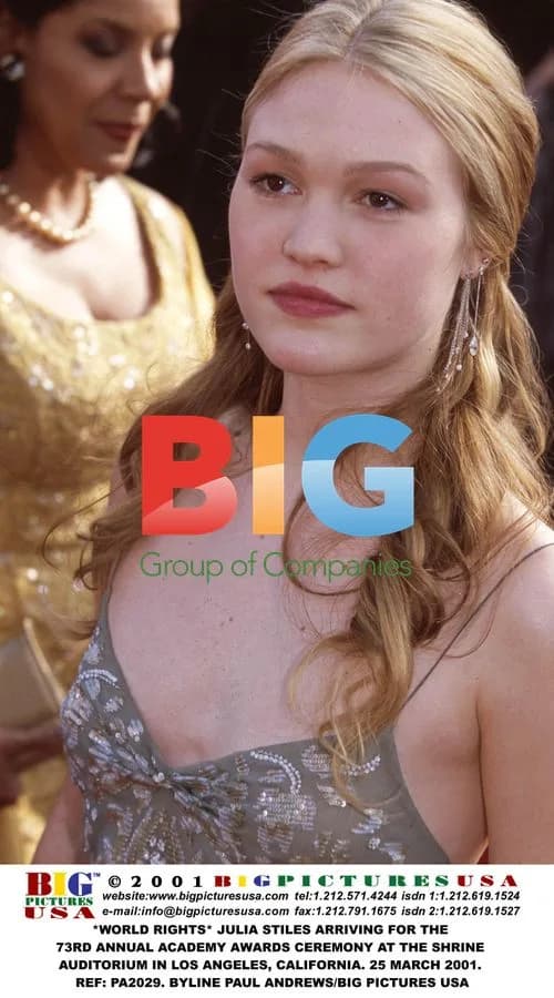 JULIA STILES at 73rd Annual Academy Awards