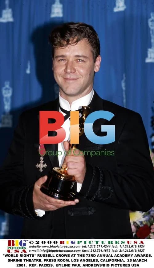 Russell Crowe at the 73rd Academy Awards