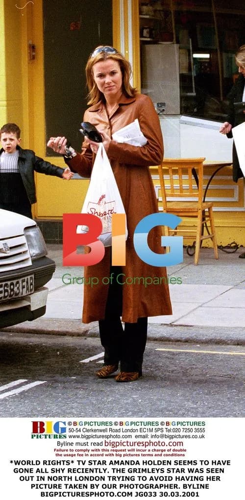TV Star Amanda Holden Spotted Trying to Avoid Paparazzi