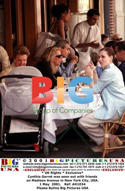 Cynthia Garret out with friends in NYC