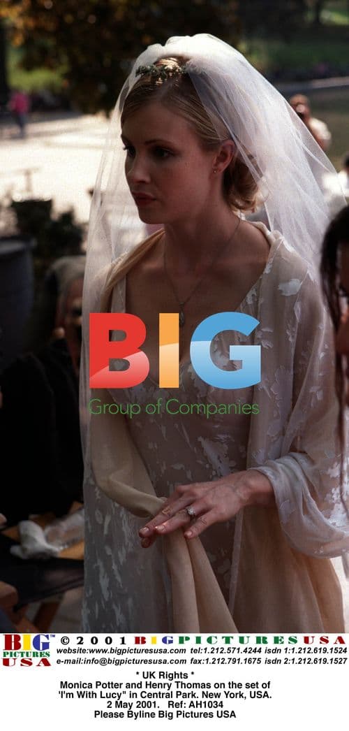 Monica Potter and Henry Thomas on 'I'm With Lucy' set