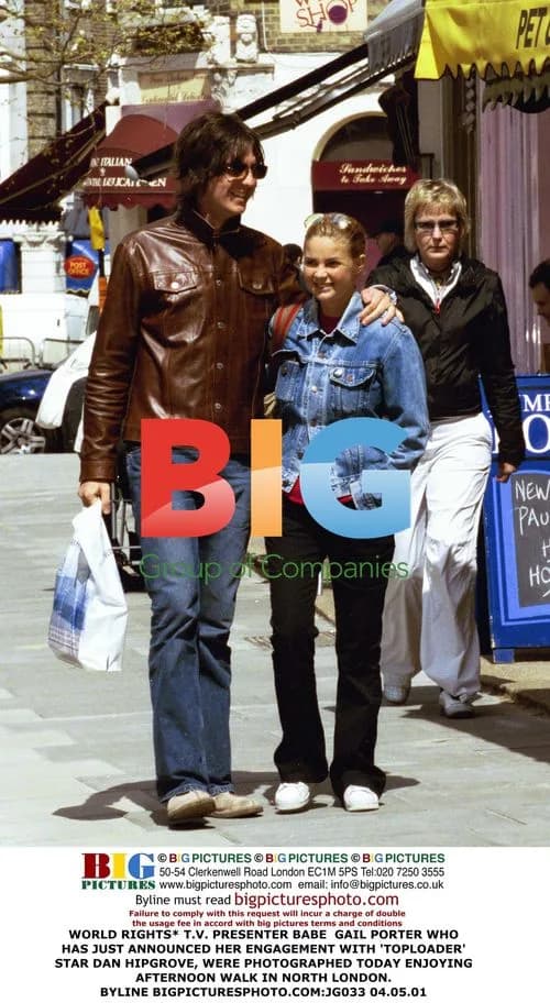 Gail Porter and Dan Hipgrove Enjoy North London Stroll