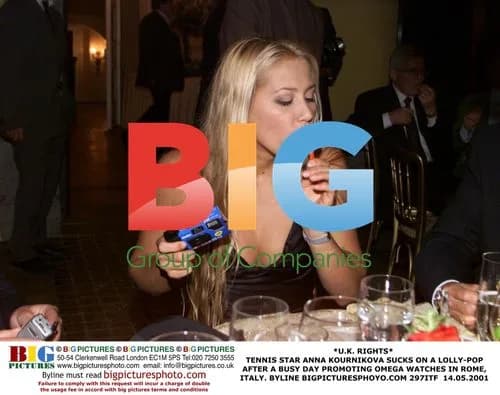 Anna Kournikova Sucks on Lollipop