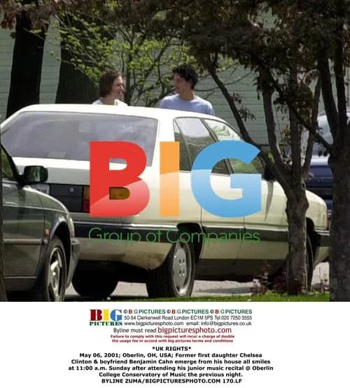 Chelsea Clinton & boyfriend at Oberlin