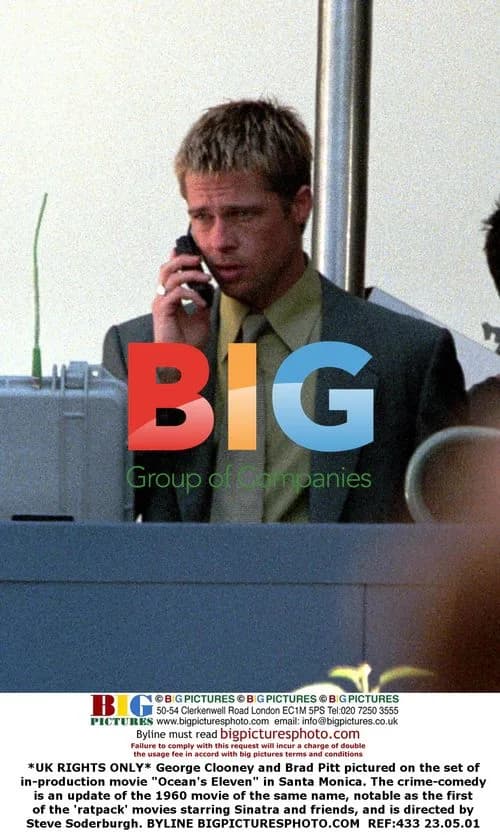 Clooney and Pitt on 'Ocean's Eleven' Set