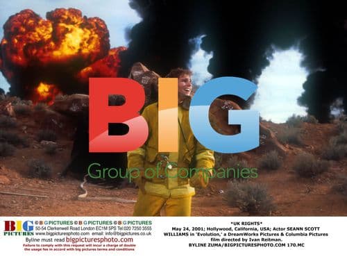 Seann Scott Williams on 'Evolution' set