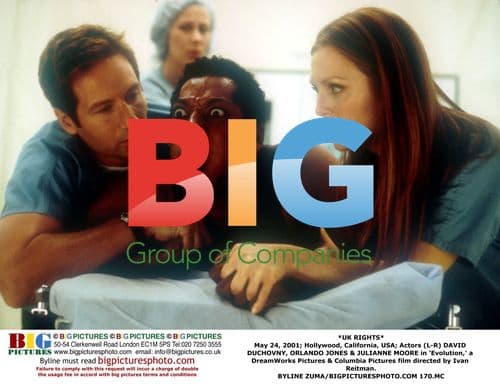 Duchovny, Jones & Moore in 'Evolution'