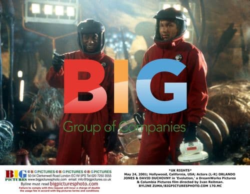 Orlando Jones & David Duchovny in "Evolution"