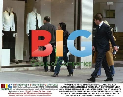 Jessie Wallace Spotted Shopping