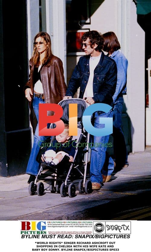 Richard Ashcroft shopping with family