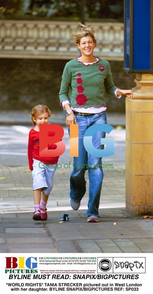TV Presenter Tania Strecker out with daughter