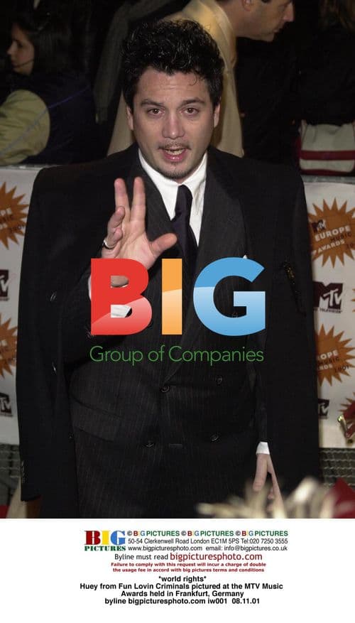 Huey from Fun Lovin Criminals at MTV Awards 2001