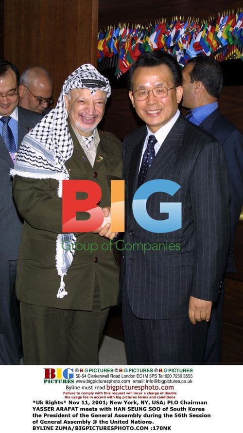 Yasser Arafat meets Han Seung Soo at UN