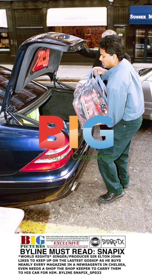 Elton John Buys Magazines in Chelsea