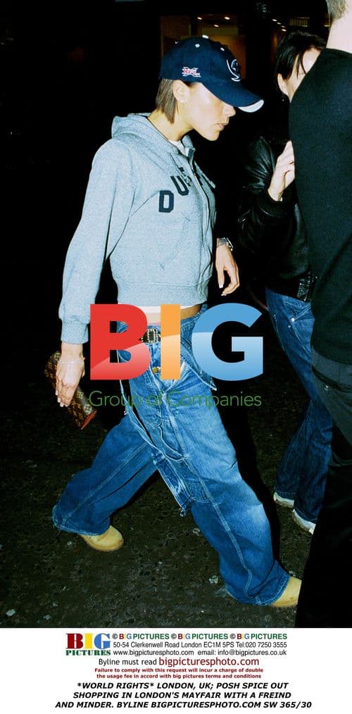 VICTORIA BECKHAM, POSH SPICE OUT SHOPPING