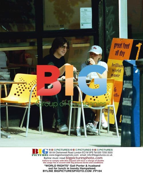 Gail Porter and husband out for lunch in Hampstead