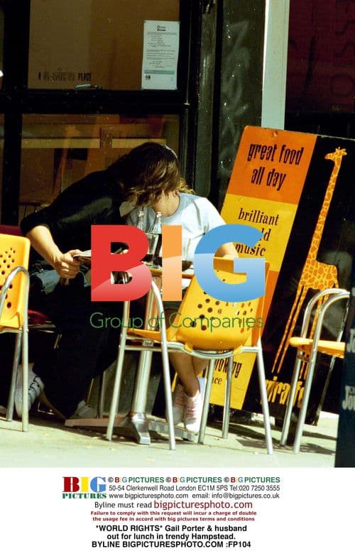 Gail Porter & husband lunch in Hampstead