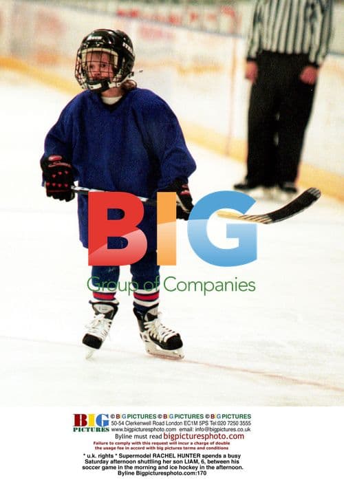 Rachel Hunter with son Liam at sports games