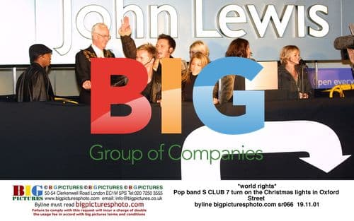 S Club 7 Turning on Christmas Lights