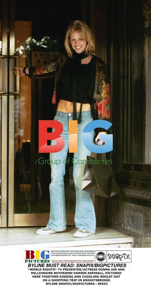 Donna Air and Damien Aspinall Kissing in Knightsbridge