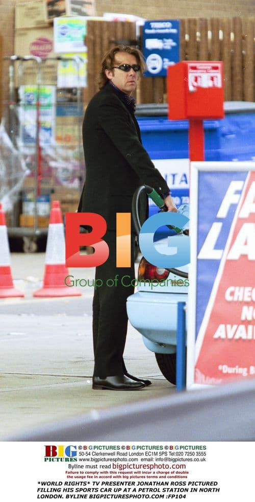 Jonathan Ross at Petrol Station