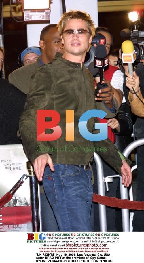 Brad Pitt at 'Spy Game' Premiere