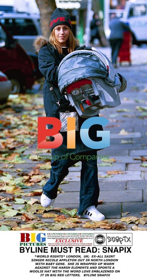 Nicole Appleton out with baby Gene