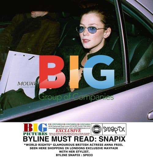 Anna Friel Shopping in Mayfair