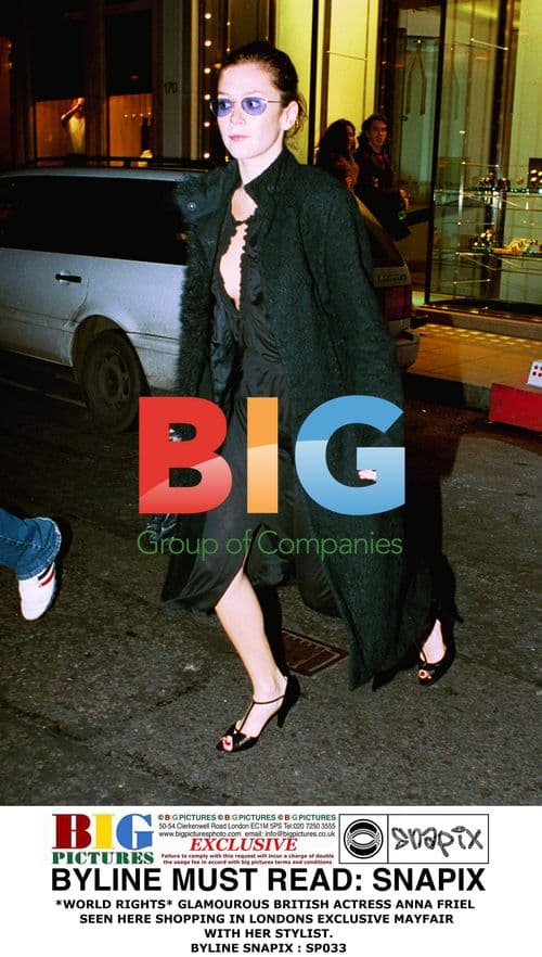 Anna Friel Shops in Mayfair