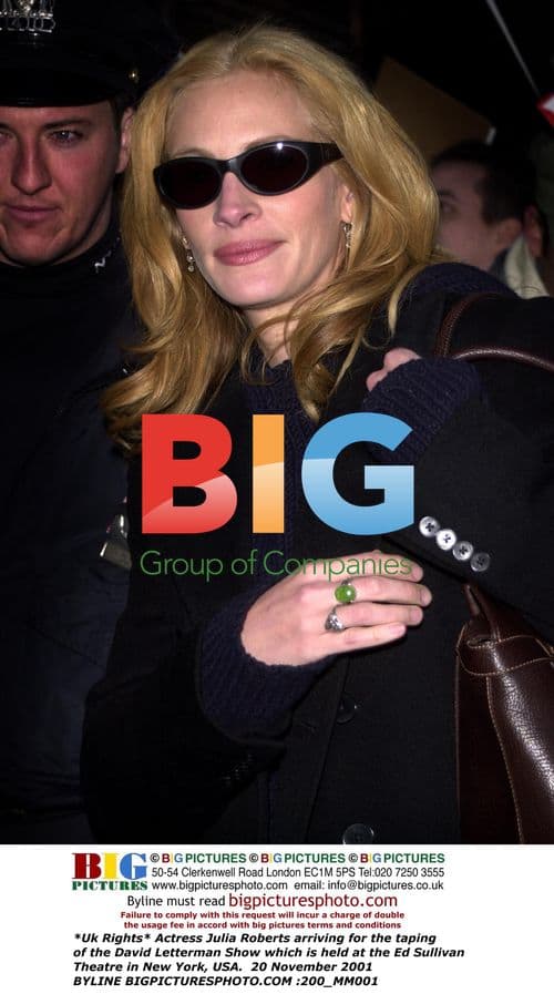 Julia Roberts Arrives for Letterman Show Taping