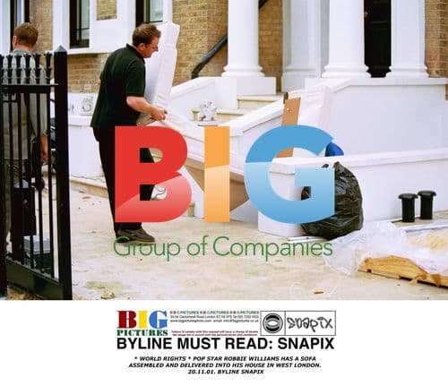 Robbie Williams Gets Sofa Delivered