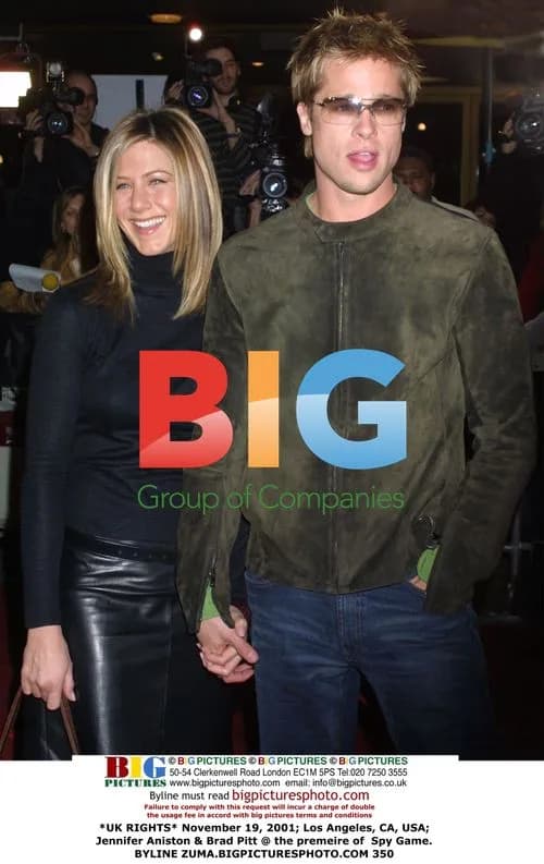 Jennifer Aniston and Brad Pitt at Spy Game premiere