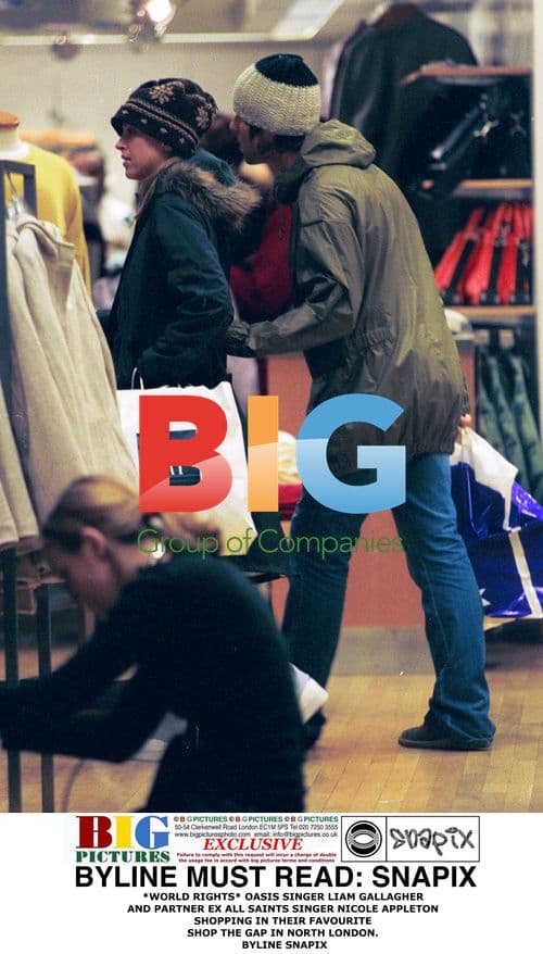 Liam Gallagher and Nicole Appleton shopping