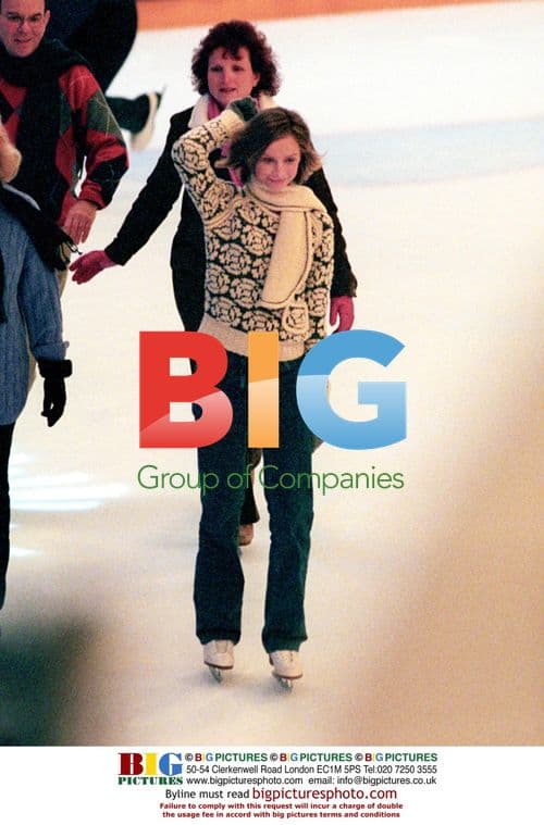 Calista Flockhart Ice Skating in Valencia